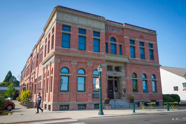 Jefferson Museum of Art &amp; History (540 Water street)